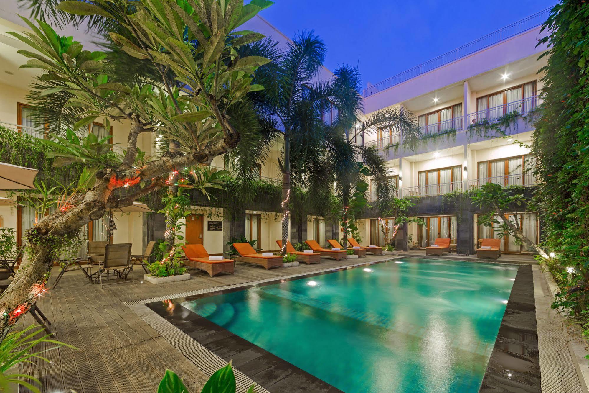 Zen Rooms Kuta Tuban Suites Zewnętrze zdjęcie