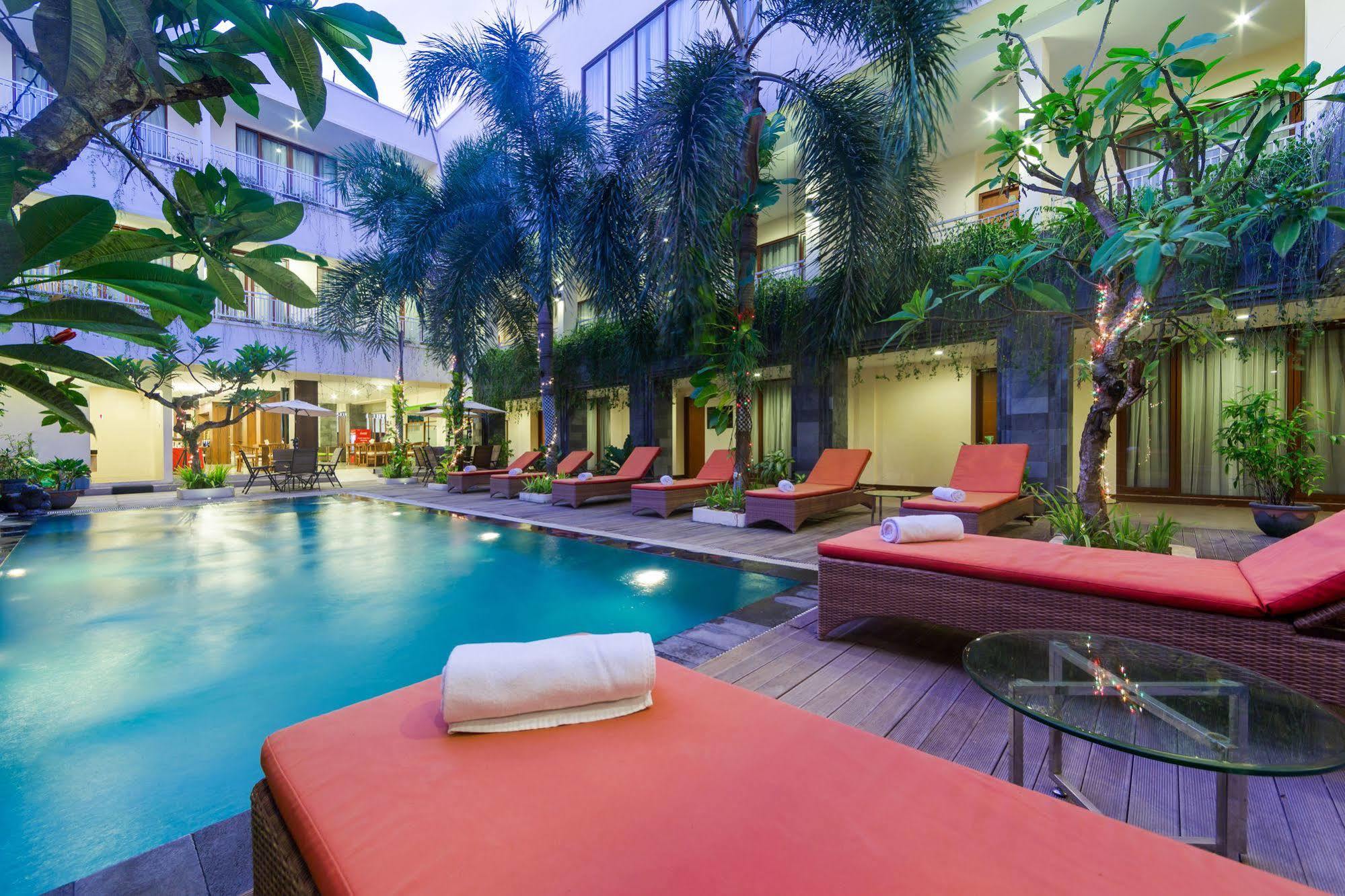 Zen Rooms Kuta Tuban Suites Zewnętrze zdjęcie
