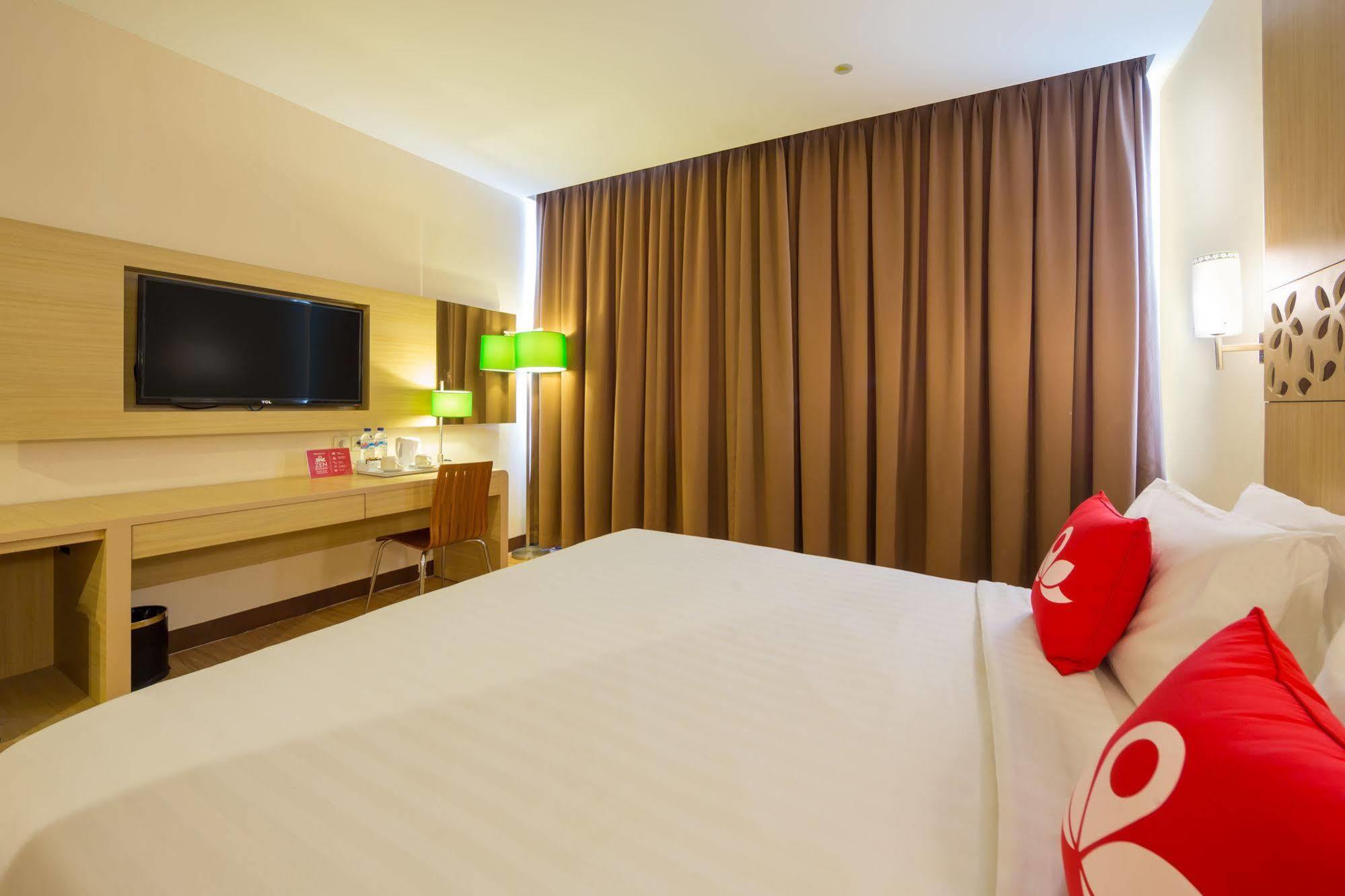 Zen Rooms Kuta Tuban Suites Zewnętrze zdjęcie
