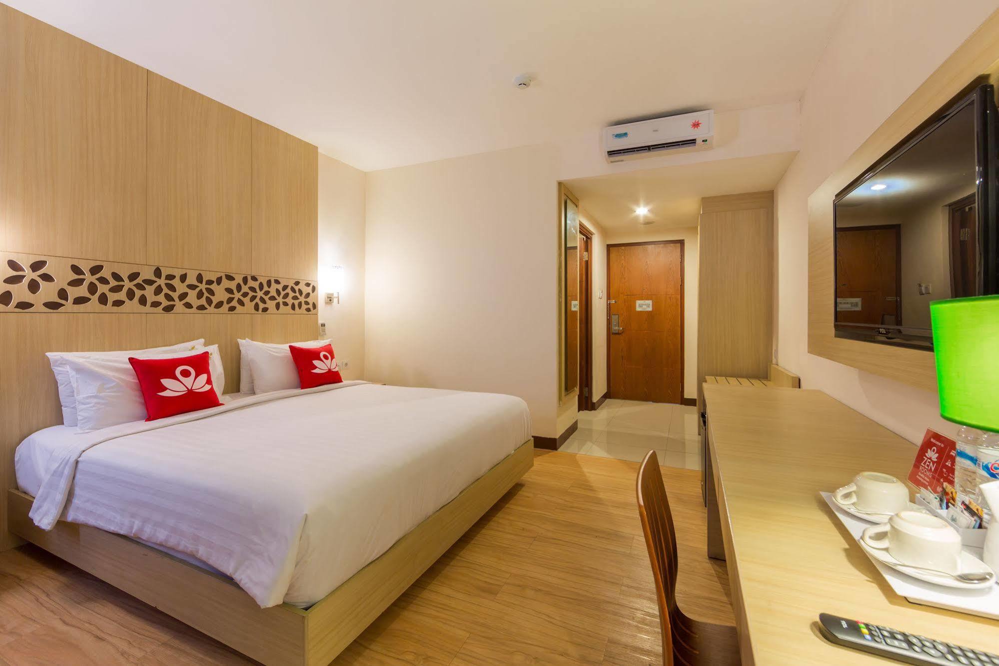 Zen Rooms Kuta Tuban Suites Zewnętrze zdjęcie
